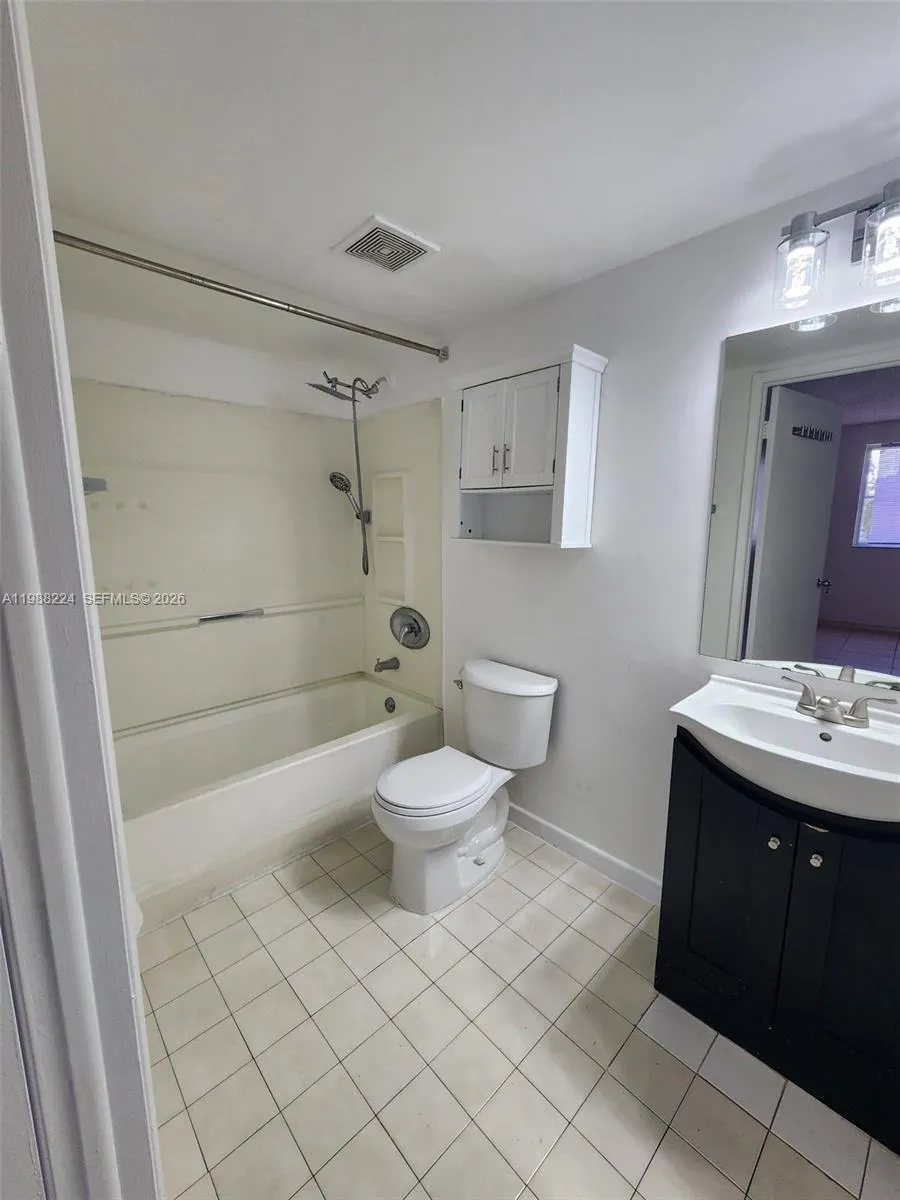 6195 Nw 186th St 309, Hialeah, Florida 33015, Hialeah, Florida 33015, 1 Bedroom Bedrooms, ,1 BathroomBathrooms,Residential Lease,For Rent,6195 Nw 186th St 309, Hialeah, Florida 33015,A11988224