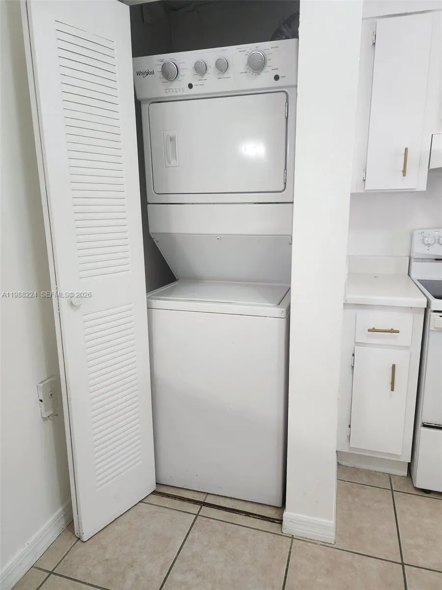 6195 Nw 186th St 309, Hialeah, Florida 33015, Hialeah, Florida 33015, 1 Bedroom Bedrooms, ,1 BathroomBathrooms,Residential Lease,For Rent,6195 Nw 186th St 309, Hialeah, Florida 33015,A11988224