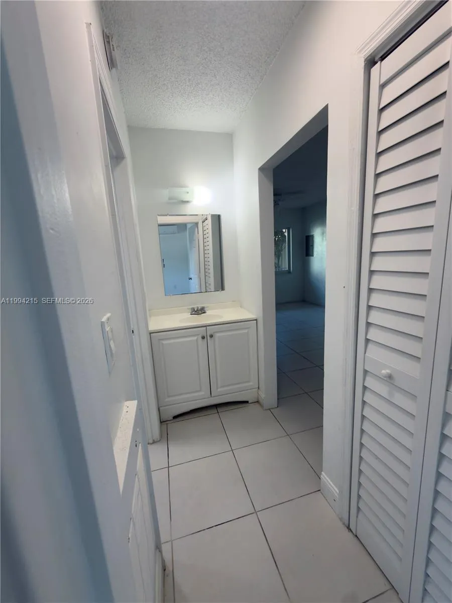 2622 Nw 24th St 3a, Miami, Florida 33142, Miami, Florida 33142, 1 Bedroom Bedrooms, ,1 BathroomBathrooms,Residential Lease,For Rent,2622 Nw 24th St 3a, Miami, Florida 33142,A11994215