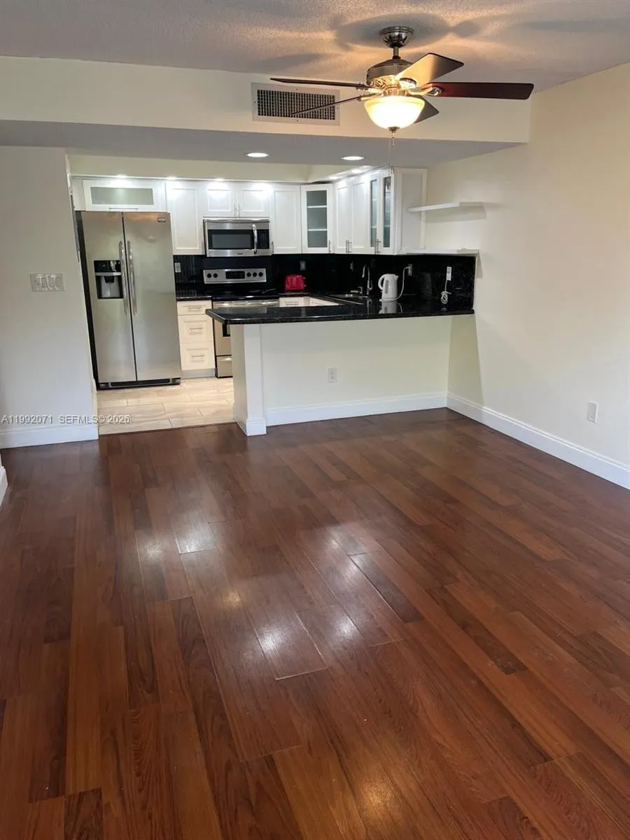 8810 Sw 132nd Pl 409dn, Miami, Florida 33186, Miami, Florida 33186, 3 Bedrooms Bedrooms, ,2 BathroomsBathrooms,Residential Lease,For Rent,8810 Sw 132nd Pl 409dn, Miami, Florida 33186,A11992071