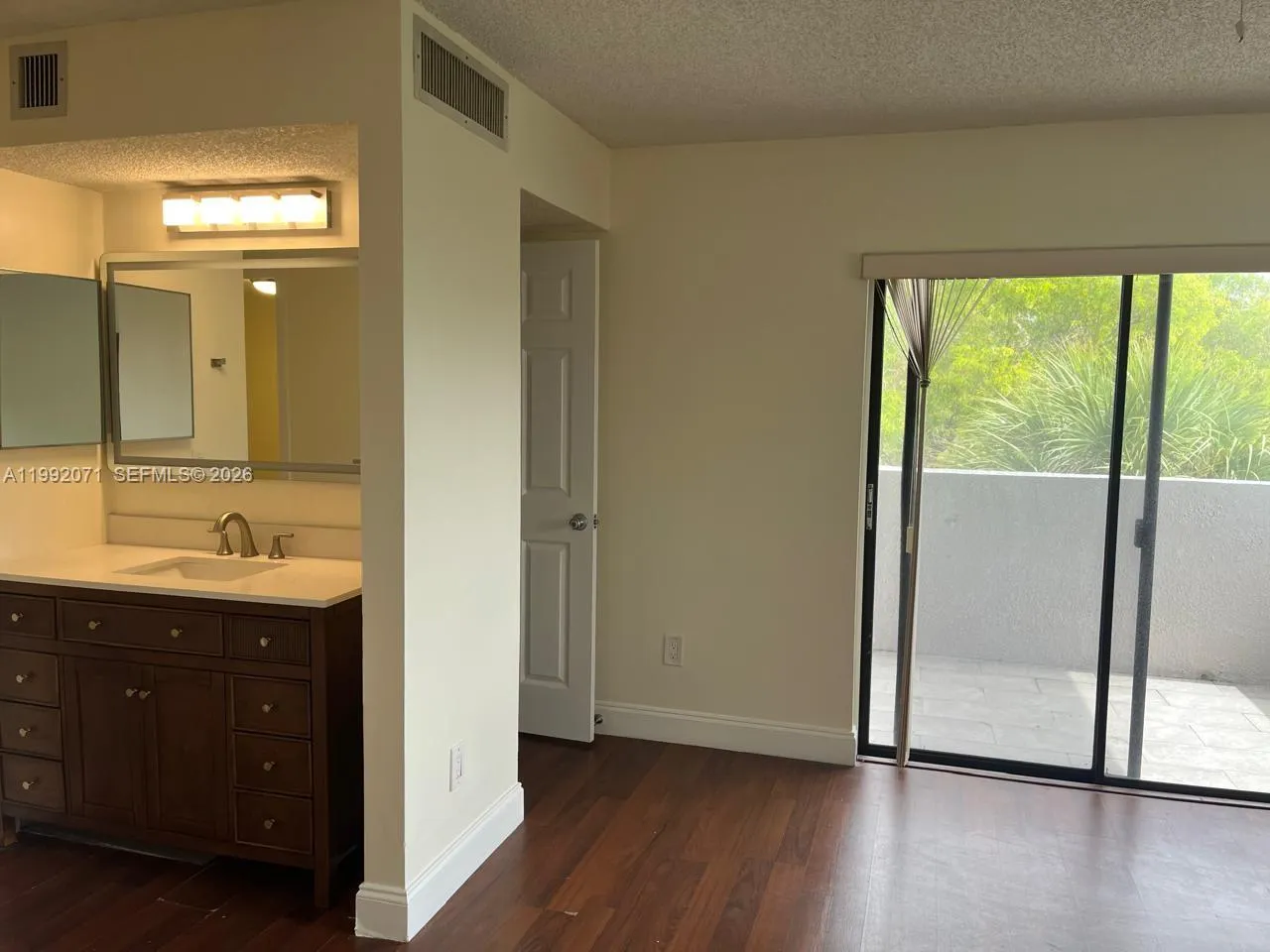 8810 Sw 132nd Pl 409dn, Miami, Florida 33186, Miami, Florida 33186, 3 Bedrooms Bedrooms, ,2 BathroomsBathrooms,Residential Lease,For Rent,8810 Sw 132nd Pl 409dn, Miami, Florida 33186,A11992071
