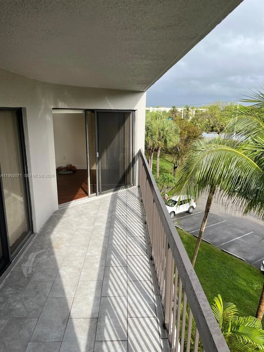 8810 Sw 132nd Pl 409dn, Miami, Florida 33186, Miami, Florida 33186, 3 Bedrooms Bedrooms, ,2 BathroomsBathrooms,Residential Lease,For Rent,8810 Sw 132nd Pl 409dn, Miami, Florida 33186,A11992071