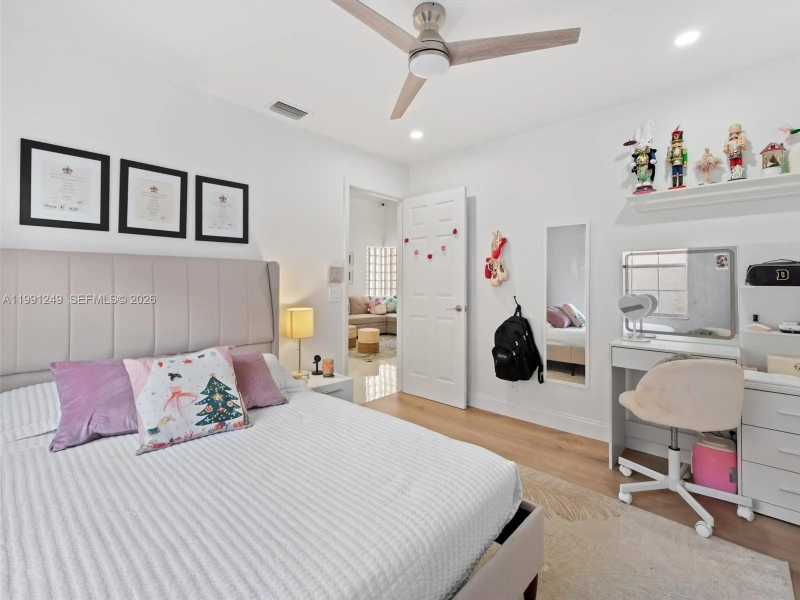 413 Cameron Dr 413, Weston, Florida 33326, Weston, Florida 33326, 3 Bedrooms Bedrooms, ,2 BathroomsBathrooms,Residential Lease,For Rent,413 Cameron Dr 413, Weston, Florida 33326,A11991249