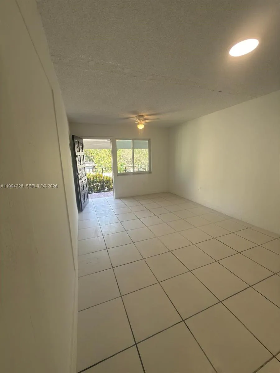 2622 Nw 24th St 3b, Miami, Florida 33142, Miami, Florida 33142, 1 Bedroom Bedrooms, ,1 BathroomBathrooms,Residential Lease,For Rent,2622 Nw 24th St 3b, Miami, Florida 33142,A11994226
