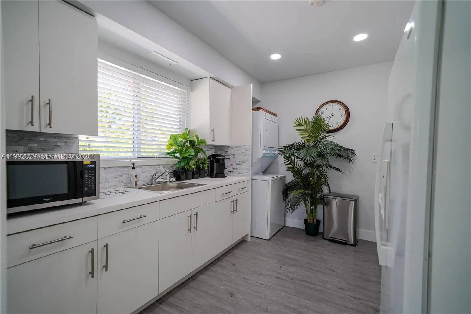 8390 Sw 64th St, Miami, Florida 33143, Miami, Florida 33143, 4 Bedrooms Bedrooms, ,3 BathroomsBathrooms,Residential Lease,For Rent,8390 Sw 64th St, Miami, Florida 33143,A11992829