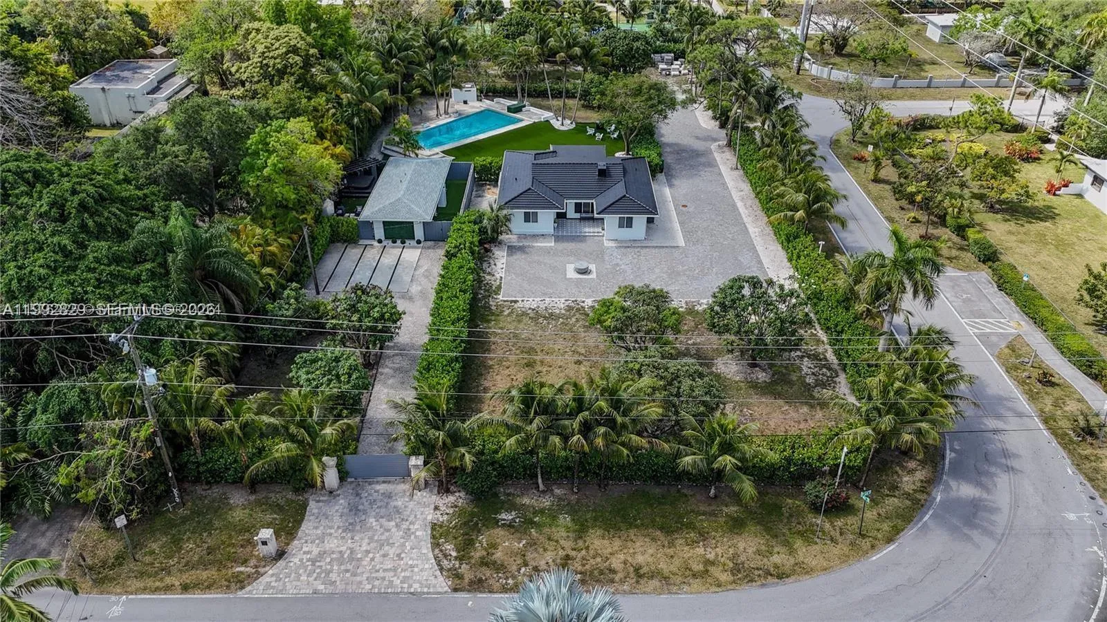 8390 Sw 64th St, Miami, Florida 33143, Miami, Florida 33143, 4 Bedrooms Bedrooms, ,3 BathroomsBathrooms,Residential Lease,For Rent,8390 Sw 64th St, Miami, Florida 33143,A11992829