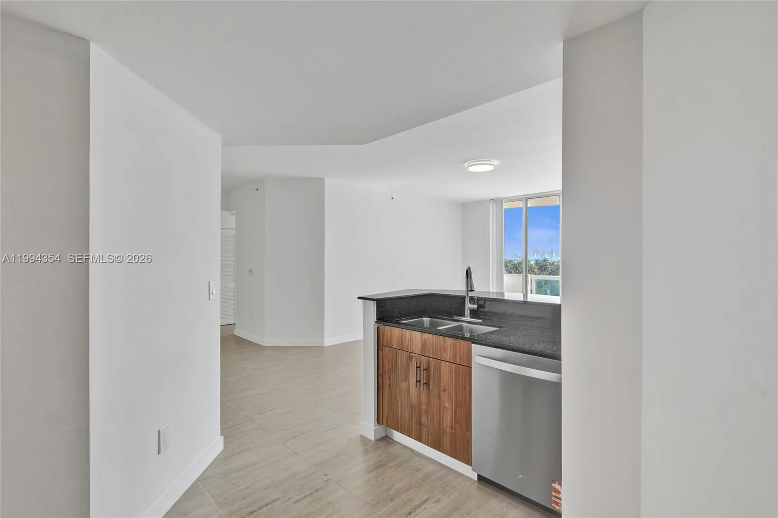 7900 Harbor Island Dr 711, North Bay Village, Flor, North Bay Village, Florida 33141, 2 Bedrooms Bedrooms, ,2 BathroomsBathrooms,Residential Lease,For Rent,7900 Harbor Island Dr 711, North Bay Village, Flor,A11994354