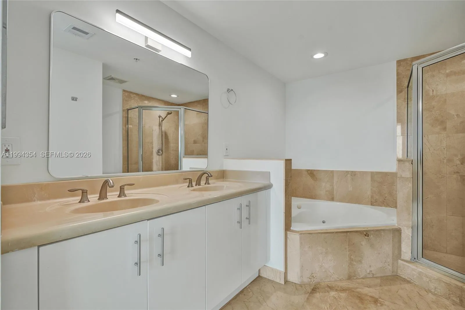 7900 Harbor Island Dr 711, North Bay Village, Flor, North Bay Village, Florida 33141, 2 Bedrooms Bedrooms, ,2 BathroomsBathrooms,Residential Lease,For Rent,7900 Harbor Island Dr 711, North Bay Village, Flor,A11994354