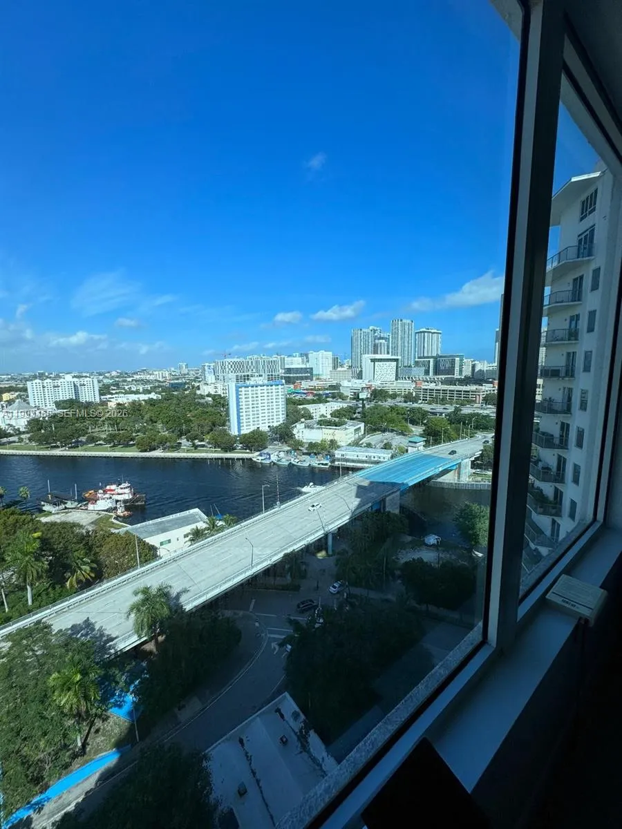 10 Sw South River Dr 1710, Miami, Florida 33130, Miami, Florida 33130, 1 Bedroom Bedrooms, ,1 BathroomBathrooms,Residential Lease,For Rent,10 Sw South River Dr 1710, Miami, Florida 33130,A11993468