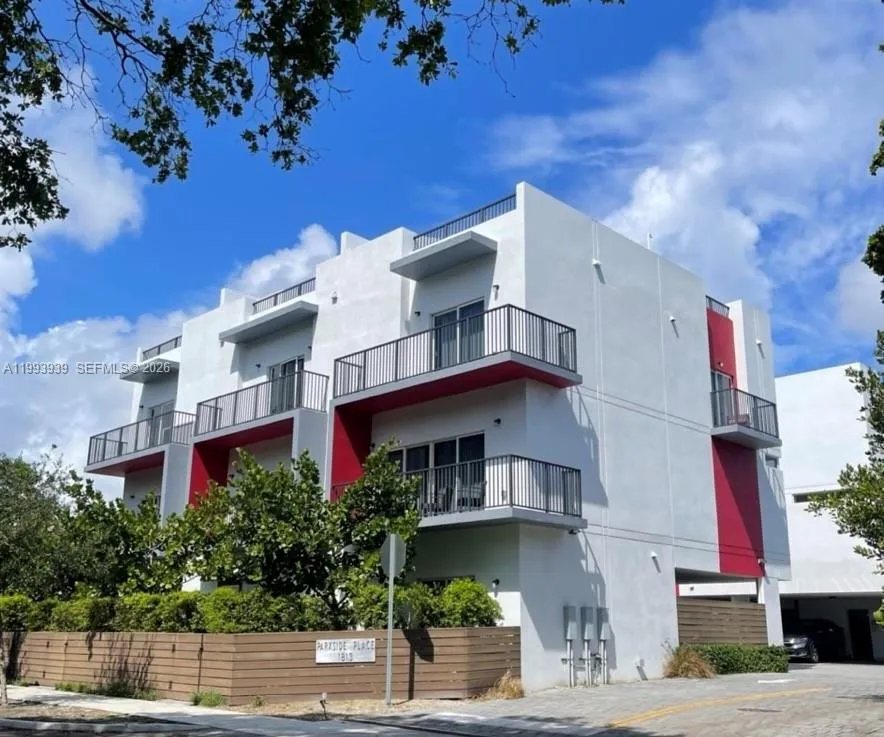 1813 Madison St 2, Hollywood, Florida 33020, Hollywood, Florida 33020, 3 Bedrooms Bedrooms, ,3 BathroomsBathrooms,Residential Lease,For Rent,1813 Madison St 2, Hollywood, Florida 33020,A11993939
