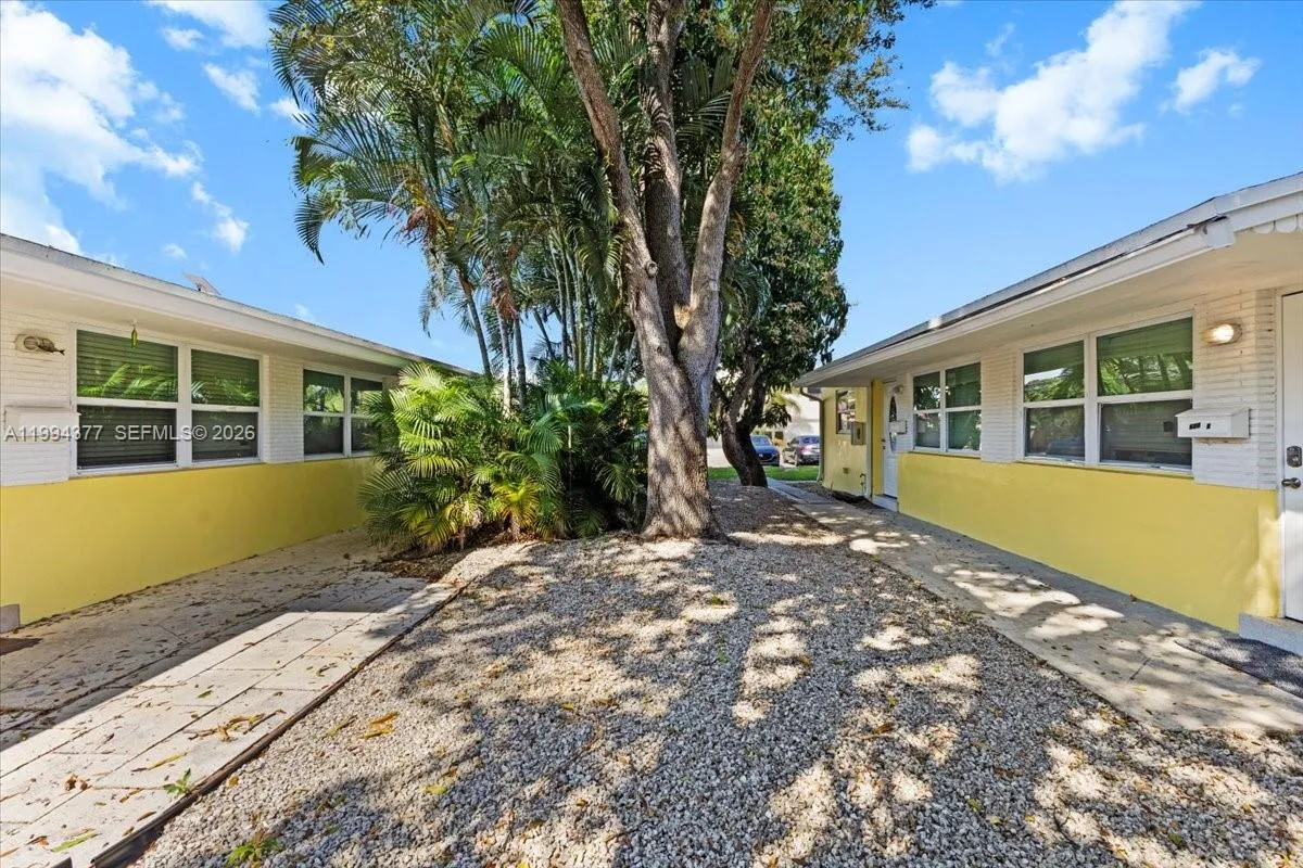 620 Sw 10th St 1, Fort Lauderdale, Florida 33315, Fort Lauderdale, Florida 33315, 2 Bedrooms Bedrooms, ,1 BathroomBathrooms,Residential Lease,For Rent,620 Sw 10th St 1, Fort Lauderdale, Florida 33315,A11994377