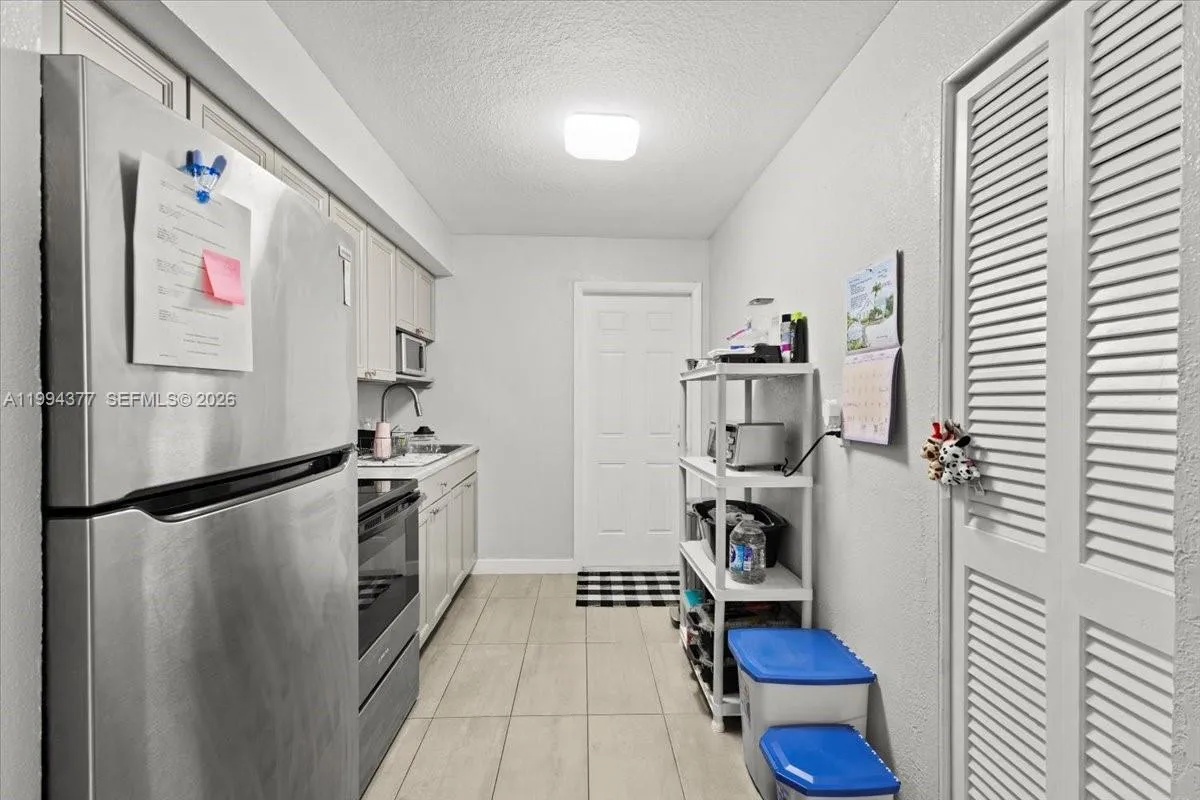 620 Sw 10th St 1, Fort Lauderdale, Florida 33315, Fort Lauderdale, Florida 33315, 2 Bedrooms Bedrooms, ,1 BathroomBathrooms,Residential Lease,For Rent,620 Sw 10th St 1, Fort Lauderdale, Florida 33315,A11994377