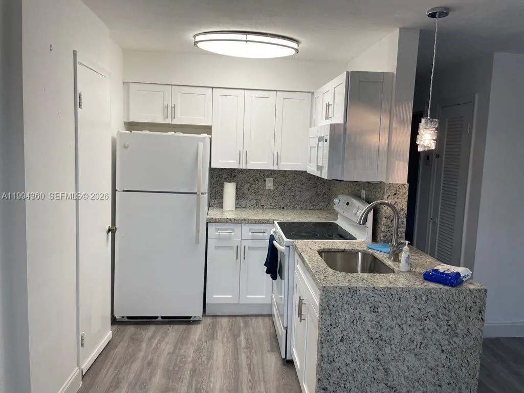8701 Sw 141st St C5, Palmetto Bay, Florida 33176, Palmetto Bay, Florida 33176, 1 Bedroom Bedrooms, ,1 BathroomBathrooms,Residential Lease,For Rent,8701 Sw 141st St C5, Palmetto Bay, Florida 33176,A11994360