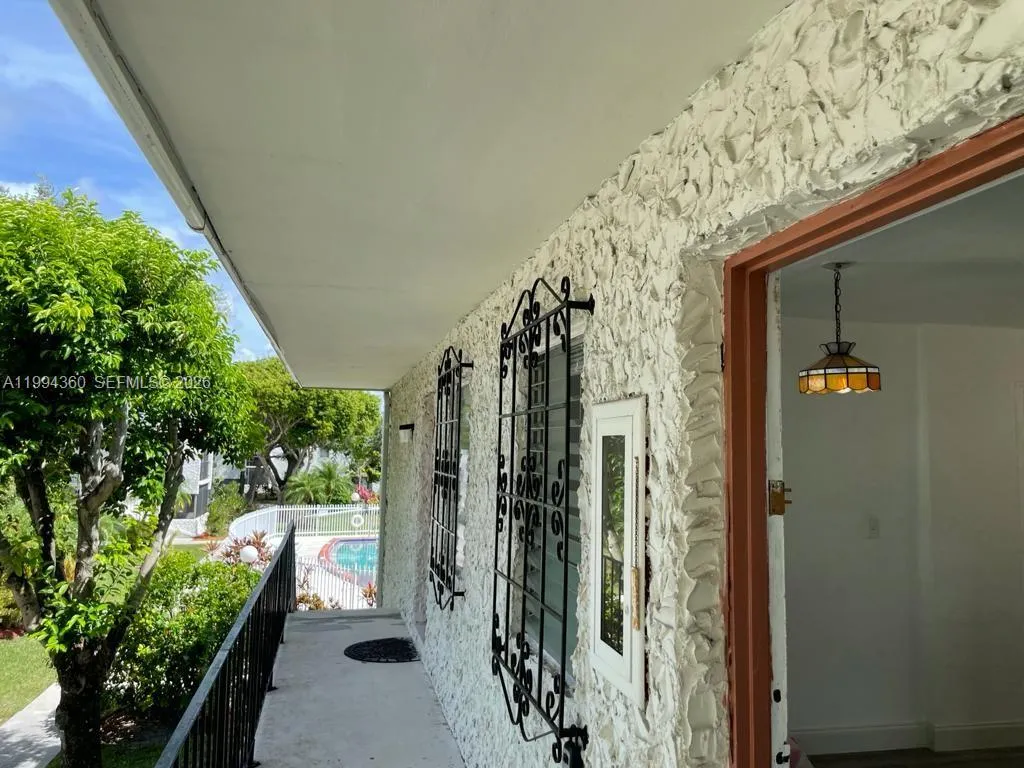 8701 Sw 141st St C5, Palmetto Bay, Florida 33176, Palmetto Bay, Florida 33176, 1 Bedroom Bedrooms, ,1 BathroomBathrooms,Residential Lease,For Rent,8701 Sw 141st St C5, Palmetto Bay, Florida 33176,A11994360
