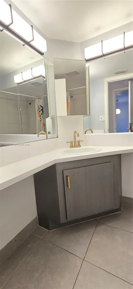 1201 Ne 191st St G306, Miami, Florida 33179, Miami, Florida 33179, 1 Bedroom Bedrooms, ,1 BathroomBathrooms,Residential,For Sale,1201 Ne 191st St G306, Miami, Florida 33179,A11994370