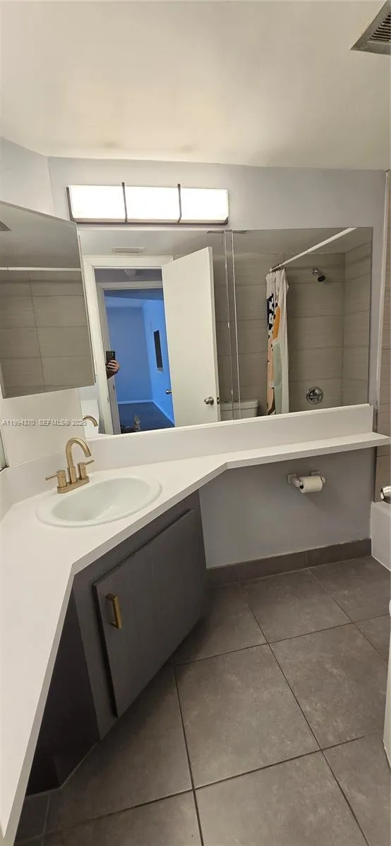 1201 Ne 191st St G306, Miami, Florida 33179, Miami, Florida 33179, 1 Bedroom Bedrooms, ,1 BathroomBathrooms,Residential,For Sale,1201 Ne 191st St G306, Miami, Florida 33179,A11994370
