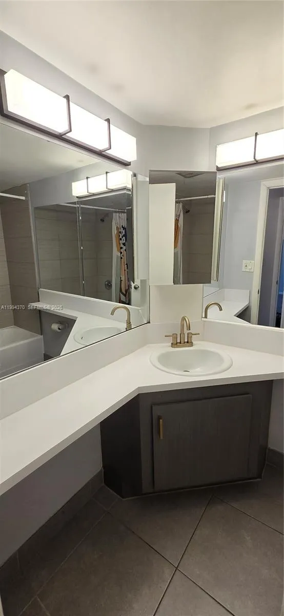 1201 Ne 191st St G306, Miami, Florida 33179, Miami, Florida 33179, 1 Bedroom Bedrooms, ,1 BathroomBathrooms,Residential,For Sale,1201 Ne 191st St G306, Miami, Florida 33179,A11994370