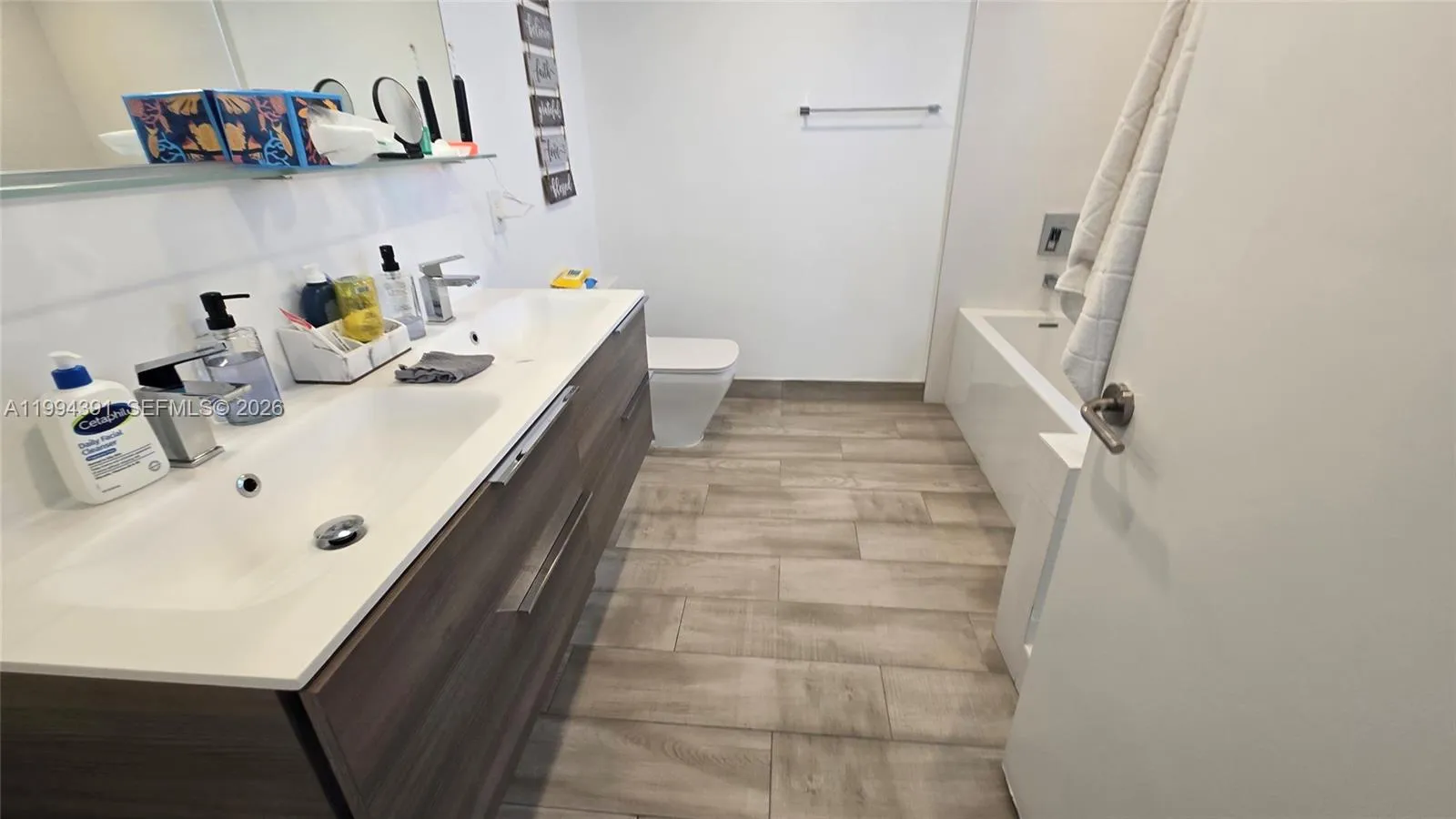 9261 E Bay Harbor Dr 402, Bay Harbor Islands, Flor, Bay Harbor Islands, Florida 33154, 2 Bedrooms Bedrooms, ,2 BathroomsBathrooms,Residential Lease,For Rent,9261 E Bay Harbor Dr 402, Bay Harbor Islands, Flor,A11994391