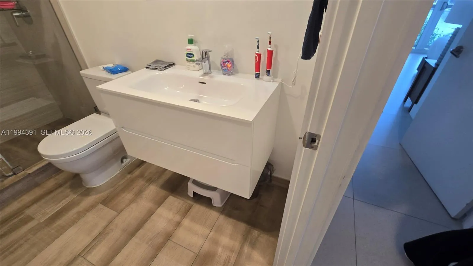 9261 E Bay Harbor Dr 402, Bay Harbor Islands, Flor, Bay Harbor Islands, Florida 33154, 2 Bedrooms Bedrooms, ,2 BathroomsBathrooms,Residential Lease,For Rent,9261 E Bay Harbor Dr 402, Bay Harbor Islands, Flor,A11994391