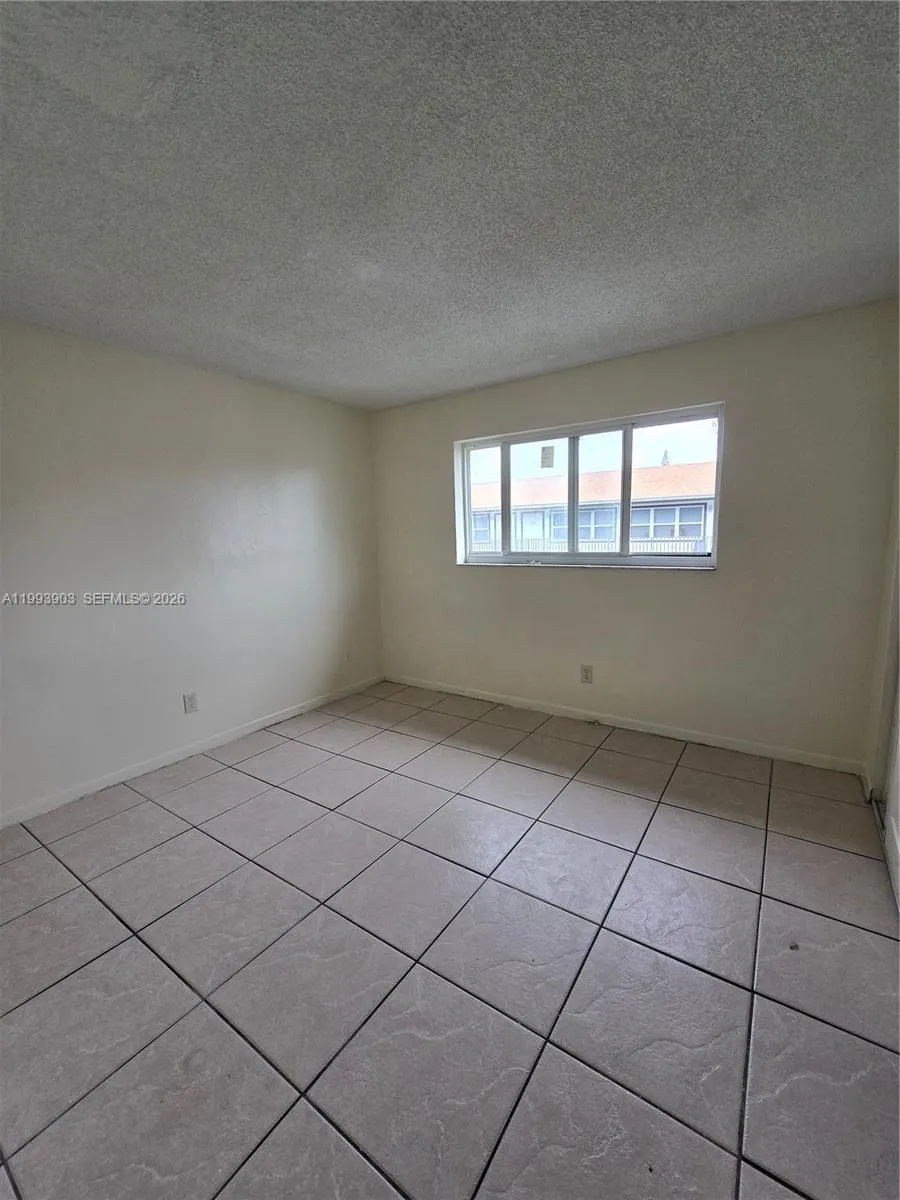 2244 Madison St 6, Hollywood, Florida 33020, Hollywood, Florida 33020, 2 Bedrooms Bedrooms, ,2 BathroomsBathrooms,Residential Lease,For Rent,2244 Madison St 6, Hollywood, Florida 33020,A11993903