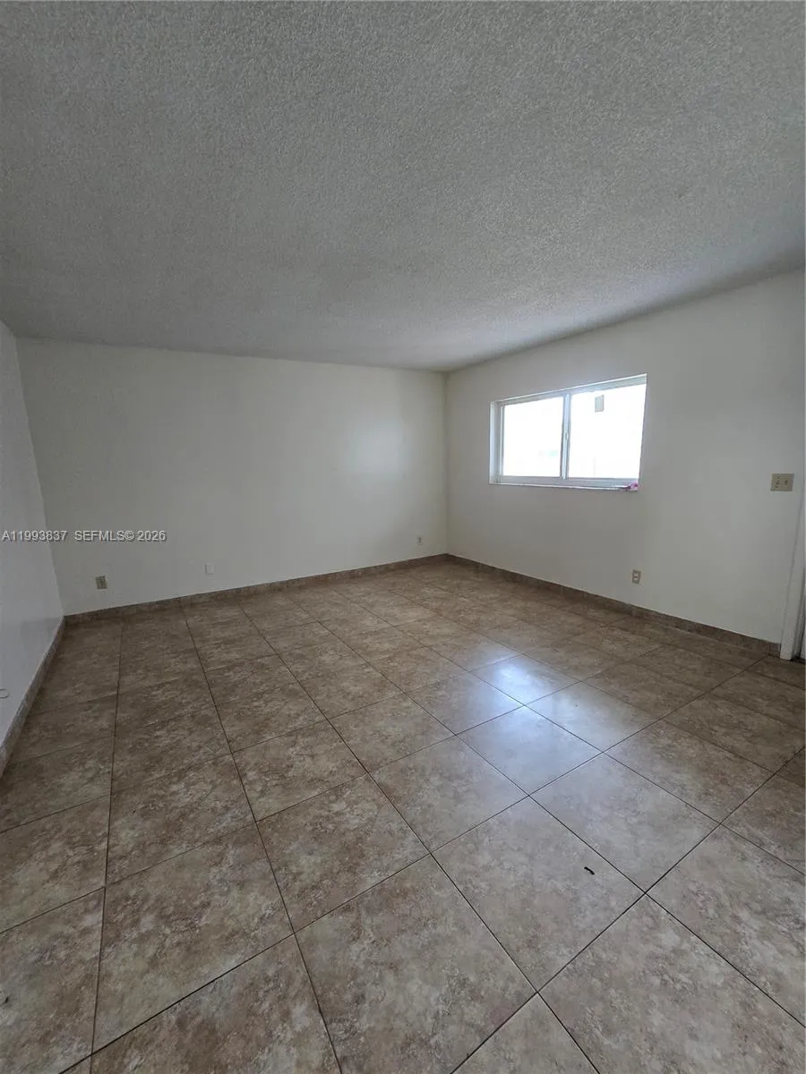 2244 Madison St 3, Hollywood, Florida 33020, Hollywood, Florida 33020, 2 Bedrooms Bedrooms, ,2 BathroomsBathrooms,Residential Lease,For Rent,2244 Madison St 3, Hollywood, Florida 33020,A11993837