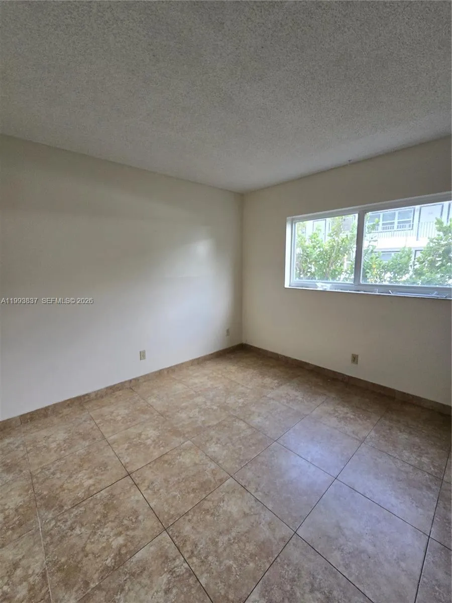 2244 Madison St 3, Hollywood, Florida 33020, Hollywood, Florida 33020, 2 Bedrooms Bedrooms, ,2 BathroomsBathrooms,Residential Lease,For Rent,2244 Madison St 3, Hollywood, Florida 33020,A11993837