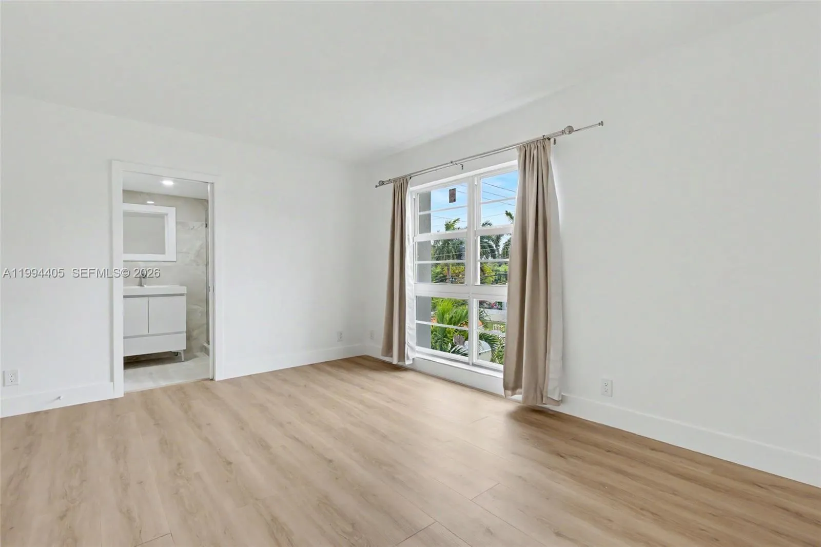 1220 71st St 35, Miami Beach, Florida 33141, Miami Beach, Florida 33141, 1 Bedroom Bedrooms, ,2 BathroomsBathrooms,Residential Lease,For Rent,1220 71st St 35, Miami Beach, Florida 33141,A11994405