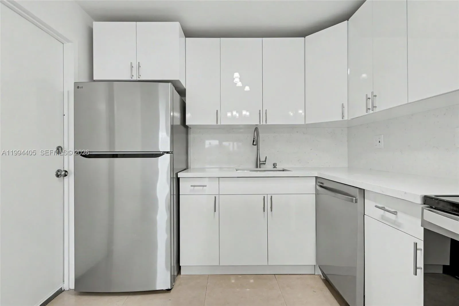 1220 71st St 35, Miami Beach, Florida 33141, Miami Beach, Florida 33141, 1 Bedroom Bedrooms, ,2 BathroomsBathrooms,Residential Lease,For Rent,1220 71st St 35, Miami Beach, Florida 33141,A11994405