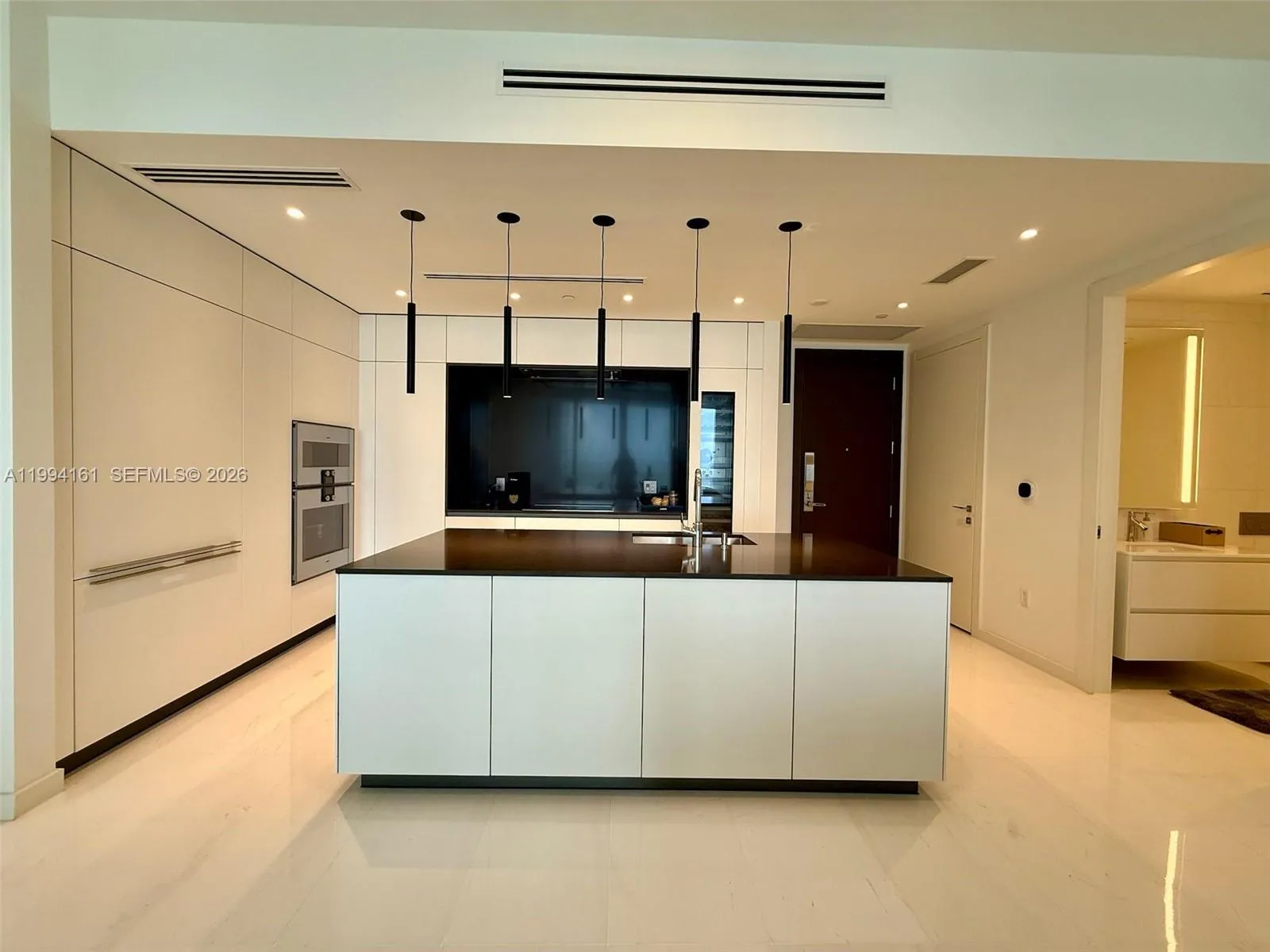 300 Biscayne Blvd Way 2706, Miami, Florida 33131, Miami, Florida 33131, 2 Bedrooms Bedrooms, ,2 BathroomsBathrooms,Residential Lease,For Rent,300 Biscayne Blvd Way 2706, Miami, Florida 33131,A11994161