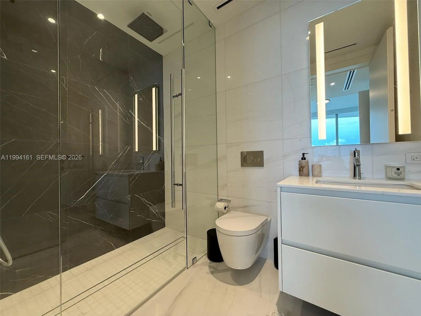300 Biscayne Blvd Way 2706, Miami, Florida 33131, Miami, Florida 33131, 2 Bedrooms Bedrooms, ,2 BathroomsBathrooms,Residential Lease,For Rent,300 Biscayne Blvd Way 2706, Miami, Florida 33131,A11994161
