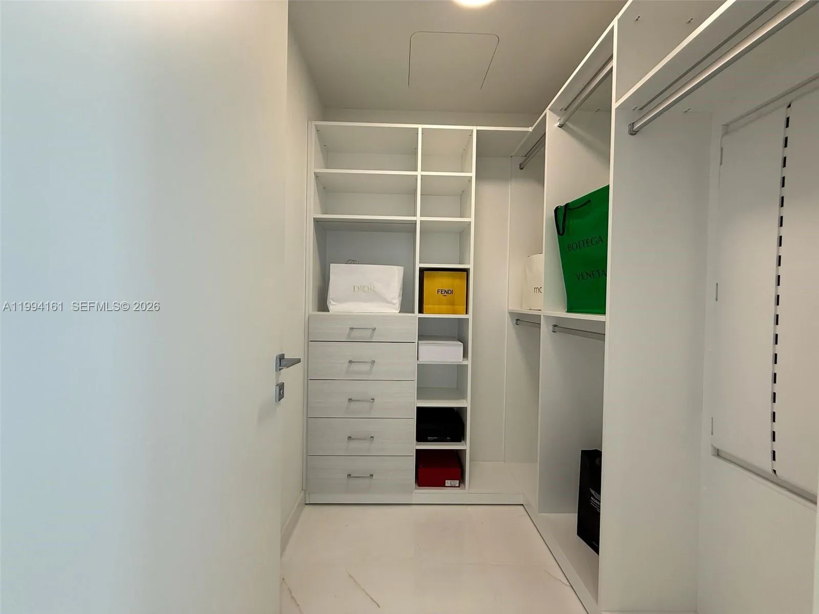 300 Biscayne Blvd Way 2706, Miami, Florida 33131, Miami, Florida 33131, 2 Bedrooms Bedrooms, ,2 BathroomsBathrooms,Residential Lease,For Rent,300 Biscayne Blvd Way 2706, Miami, Florida 33131,A11994161