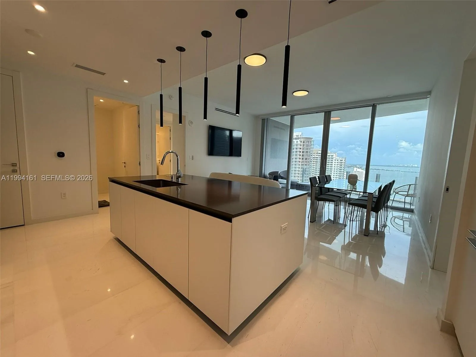300 Biscayne Blvd Way 2706, Miami, Florida 33131, Miami, Florida 33131, 2 Bedrooms Bedrooms, ,2 BathroomsBathrooms,Residential Lease,For Rent,300 Biscayne Blvd Way 2706, Miami, Florida 33131,A11994161