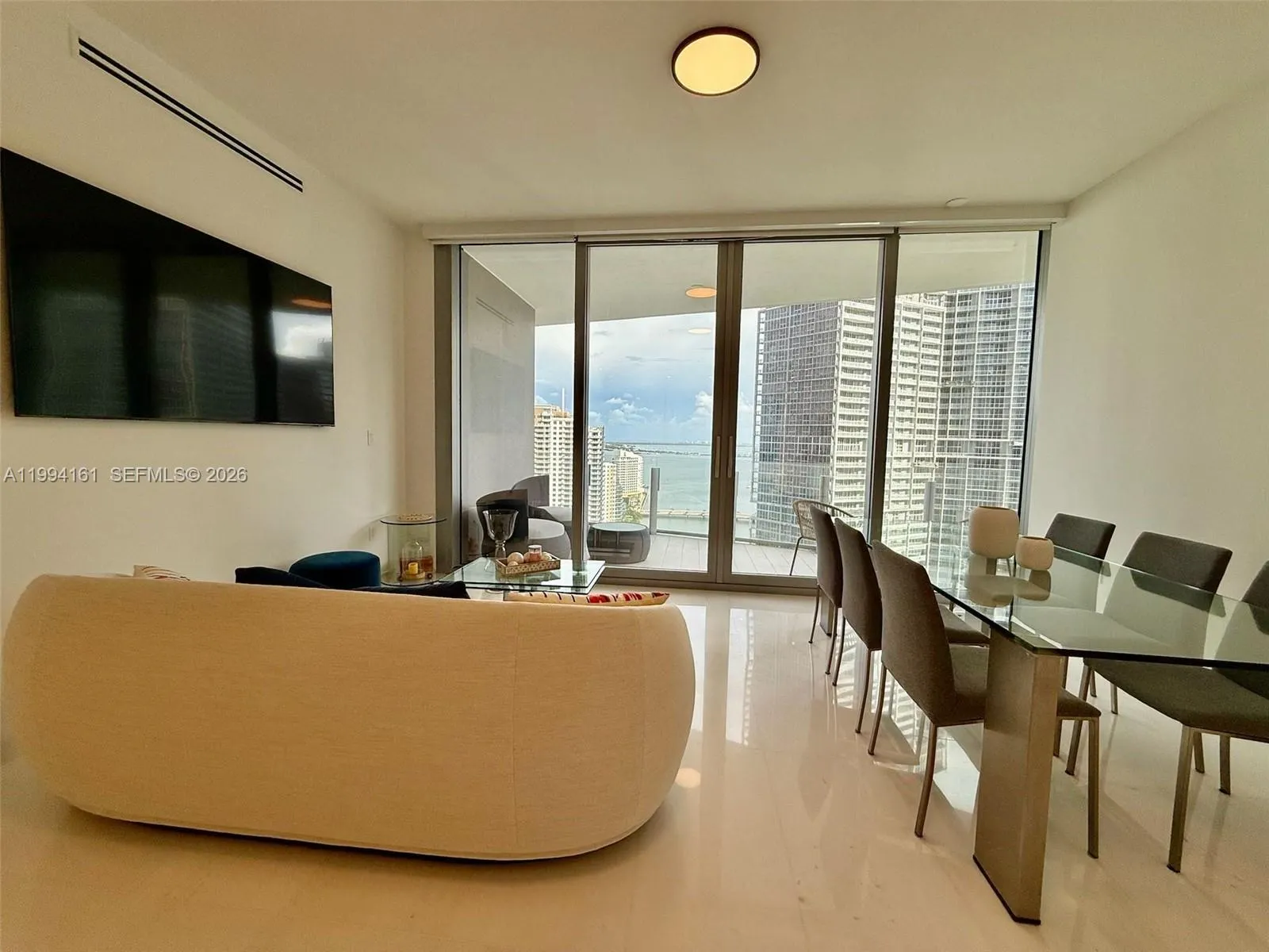300 Biscayne Blvd Way 2706, Miami, Florida 33131, Miami, Florida 33131, 2 Bedrooms Bedrooms, ,2 BathroomsBathrooms,Residential Lease,For Rent,300 Biscayne Blvd Way 2706, Miami, Florida 33131,A11994161