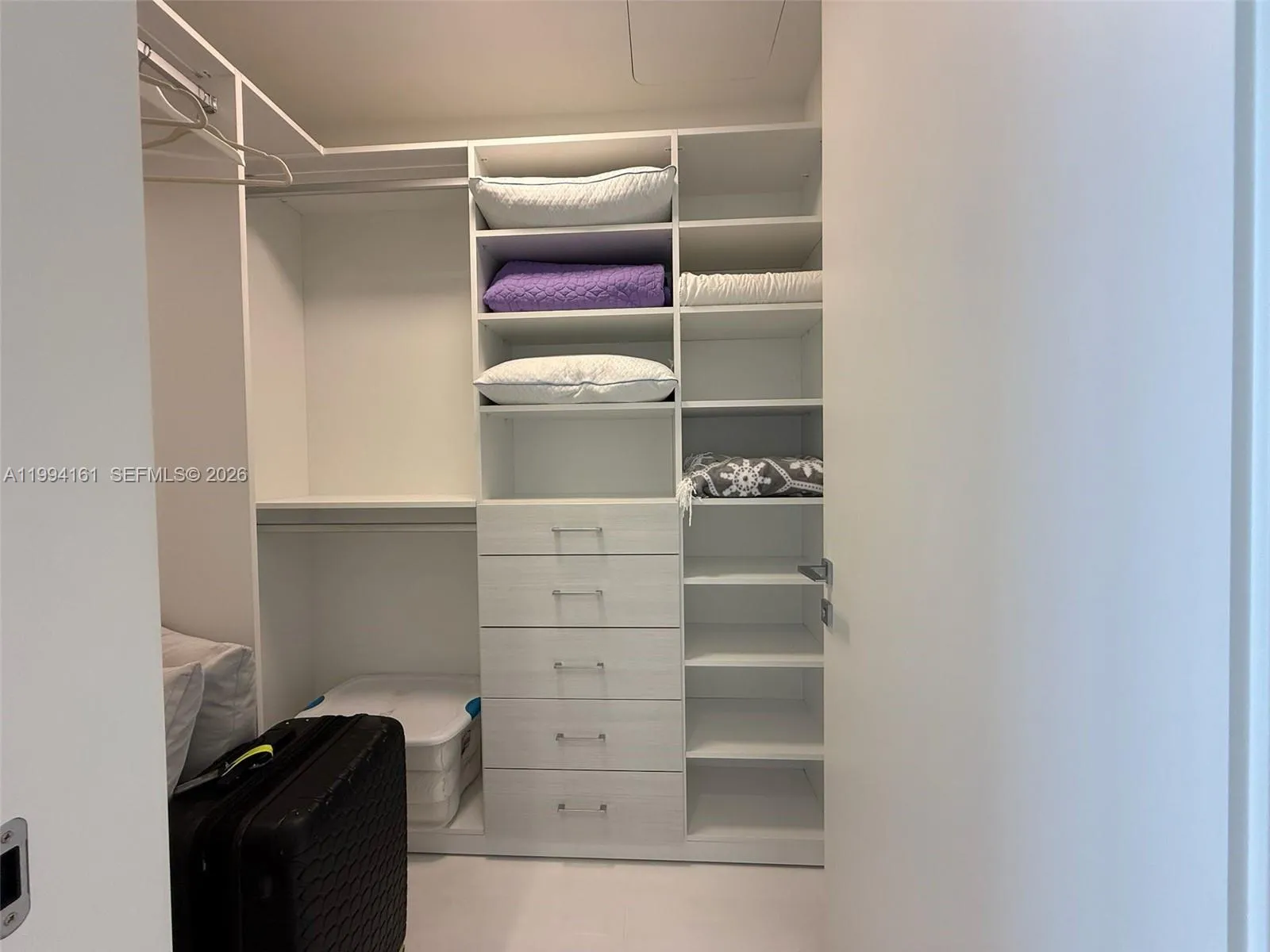 300 Biscayne Blvd Way 2706, Miami, Florida 33131, Miami, Florida 33131, 2 Bedrooms Bedrooms, ,2 BathroomsBathrooms,Residential Lease,For Rent,300 Biscayne Blvd Way 2706, Miami, Florida 33131,A11994161