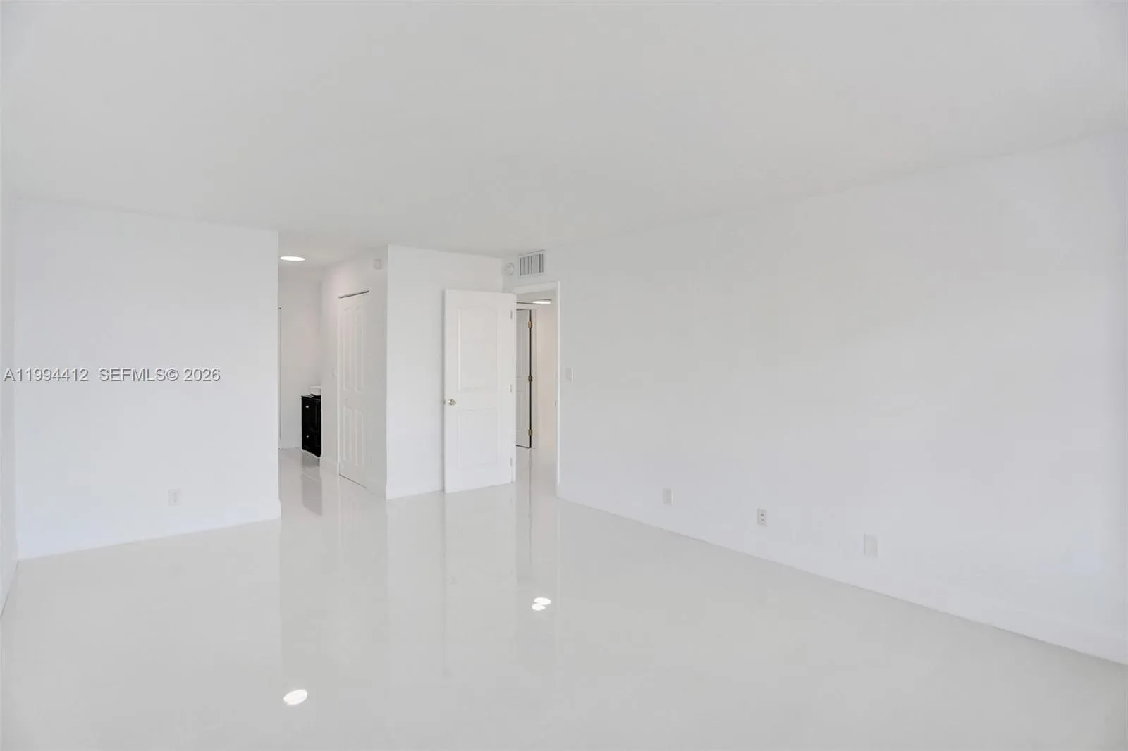 3800 S Ocean Dr 1805, Hollywood, Florida 33019, Hollywood, Florida 33019, 2 Bedrooms Bedrooms, ,2 BathroomsBathrooms,Residential Lease,For Rent,3800 S Ocean Dr 1805, Hollywood, Florida 33019,A11994412
