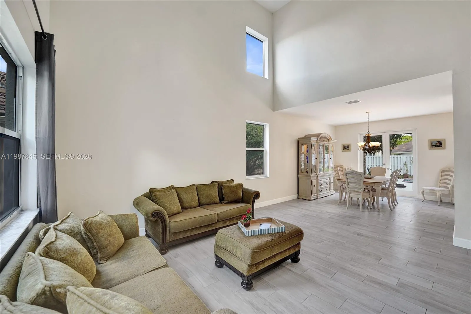 484 Cambridge Dr, Weston, Florida 33326, Weston, Florida 33326, 4 Bedrooms Bedrooms, ,2 BathroomsBathrooms,Residential,For Sale,484 Cambridge Dr, Weston, Florida 33326,A11987845