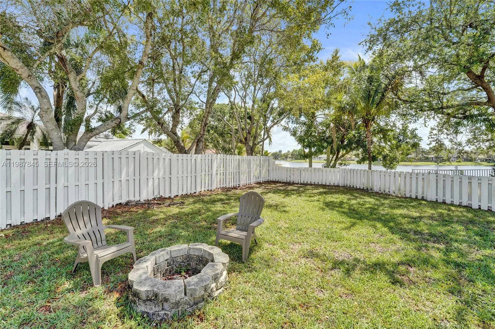 484 Cambridge Dr, Weston, Florida 33326, Weston, Florida 33326, 4 Bedrooms Bedrooms, ,2 BathroomsBathrooms,Residential,For Sale,484 Cambridge Dr, Weston, Florida 33326,A11987845