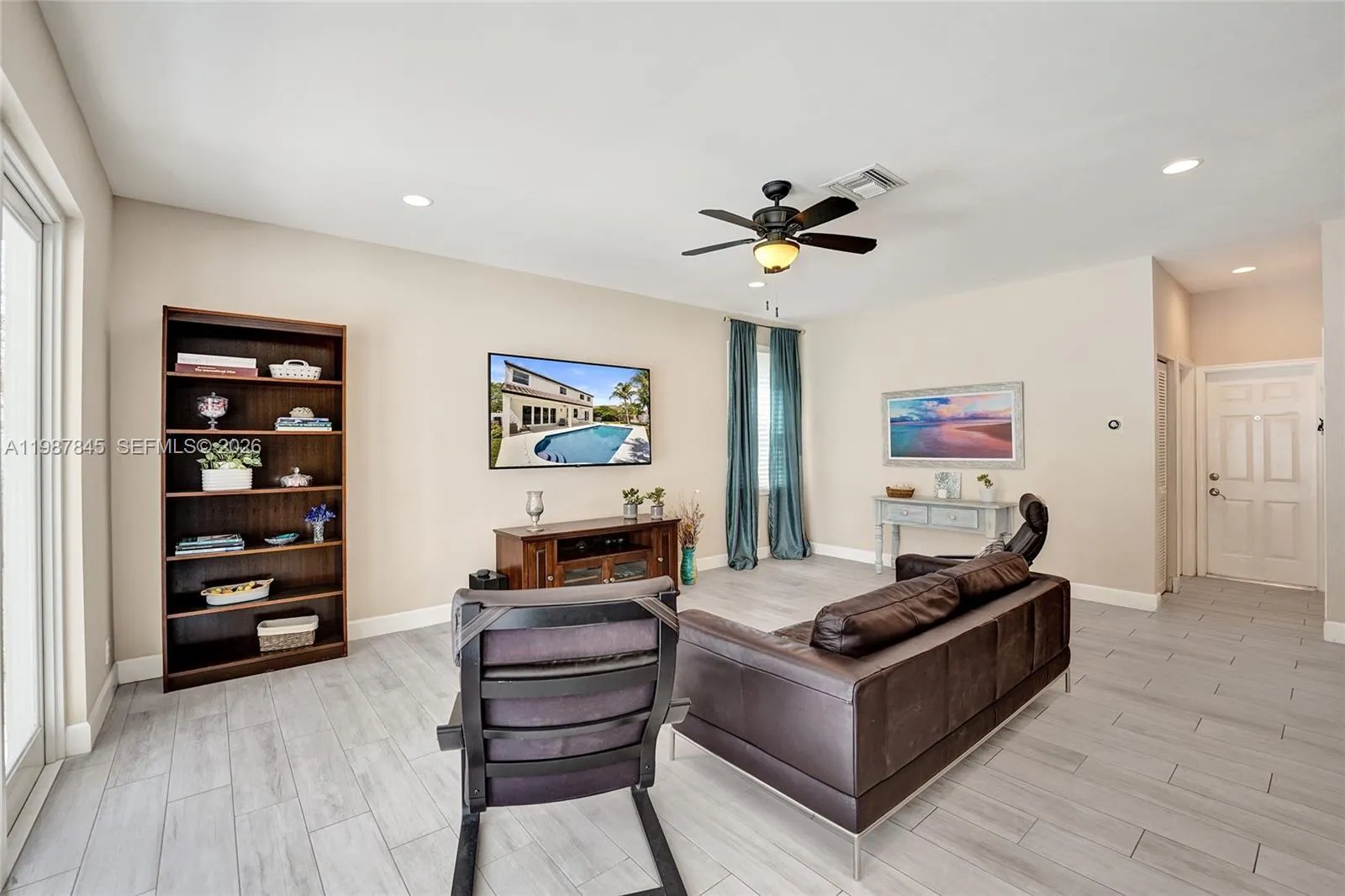 484 Cambridge Dr, Weston, Florida 33326, Weston, Florida 33326, 4 Bedrooms Bedrooms, ,2 BathroomsBathrooms,Residential,For Sale,484 Cambridge Dr, Weston, Florida 33326,A11987845