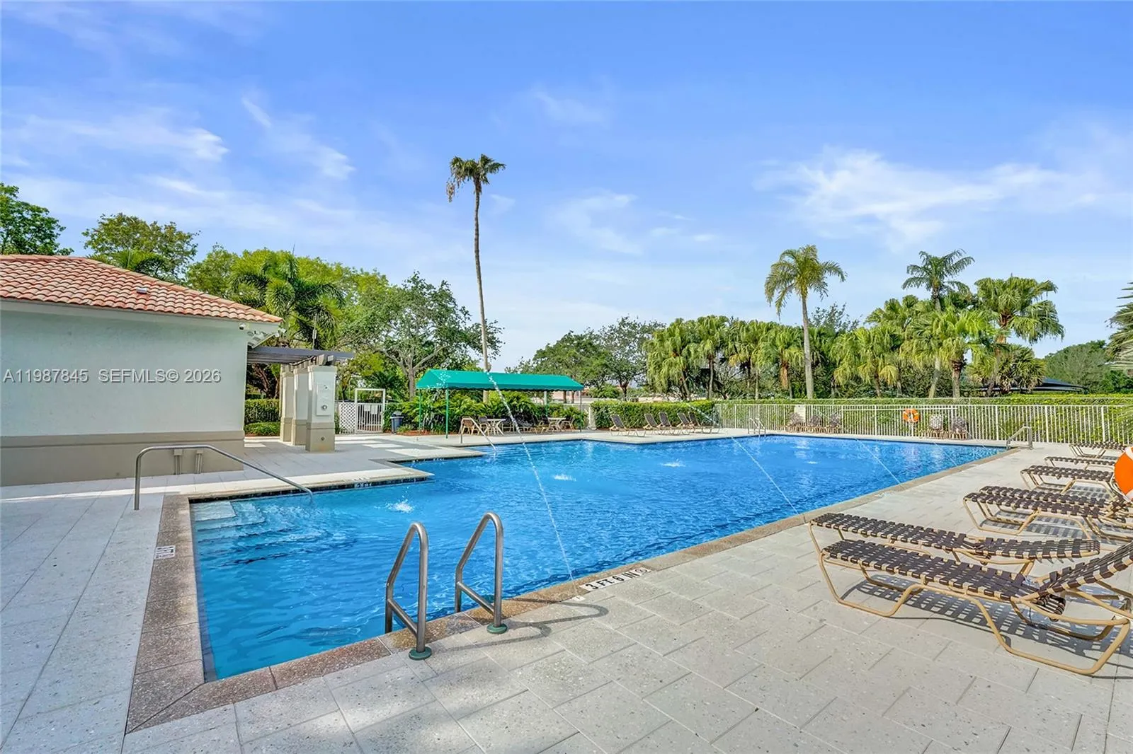 484 Cambridge Dr, Weston, Florida 33326, Weston, Florida 33326, 4 Bedrooms Bedrooms, ,2 BathroomsBathrooms,Residential,For Sale,484 Cambridge Dr, Weston, Florida 33326,A11987845