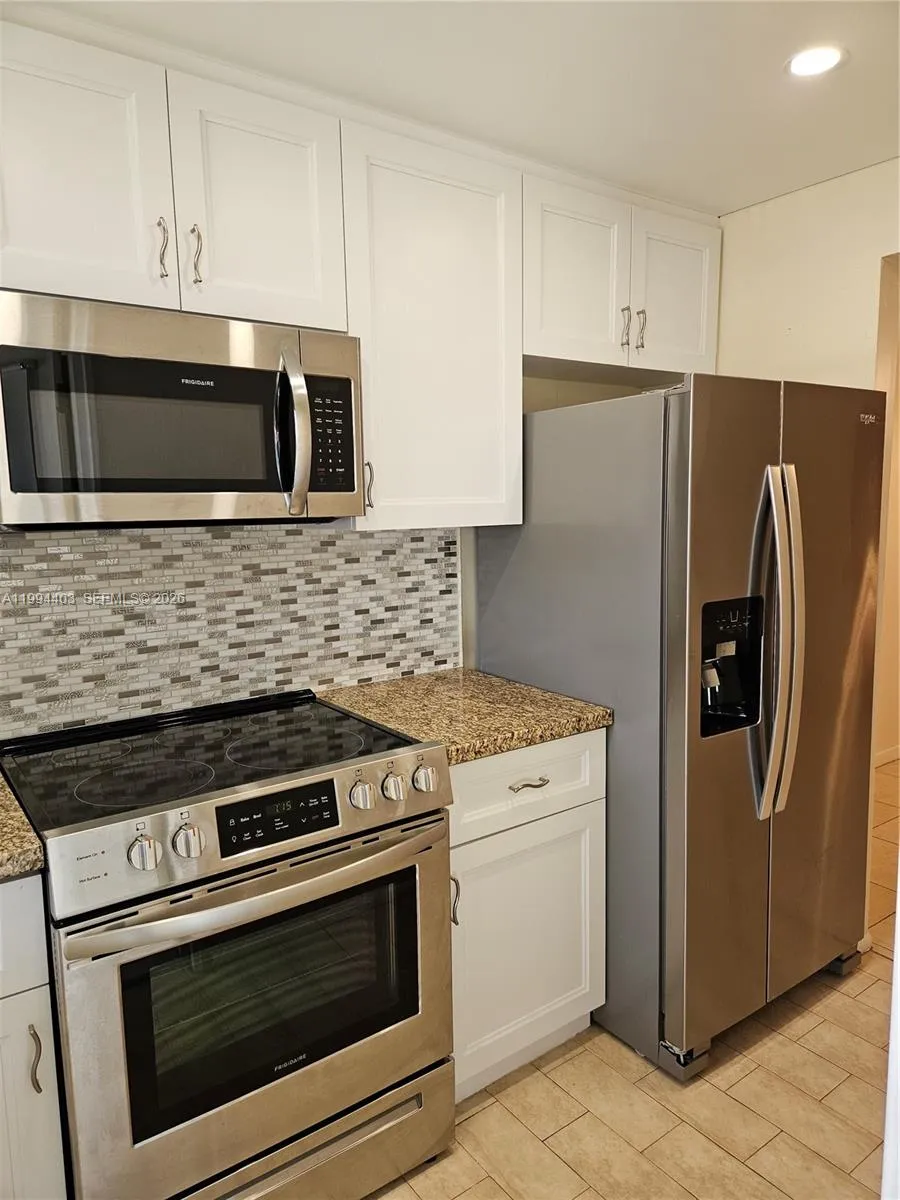 250 Layne Blvd 105, Hallandale Beach, Florida 3300, Hallandale Beach, Florida 33009, 1 Bedroom Bedrooms, ,1 BathroomBathrooms,Residential Lease,For Rent,250 Layne Blvd 105, Hallandale Beach, Florida 3300,A11994403