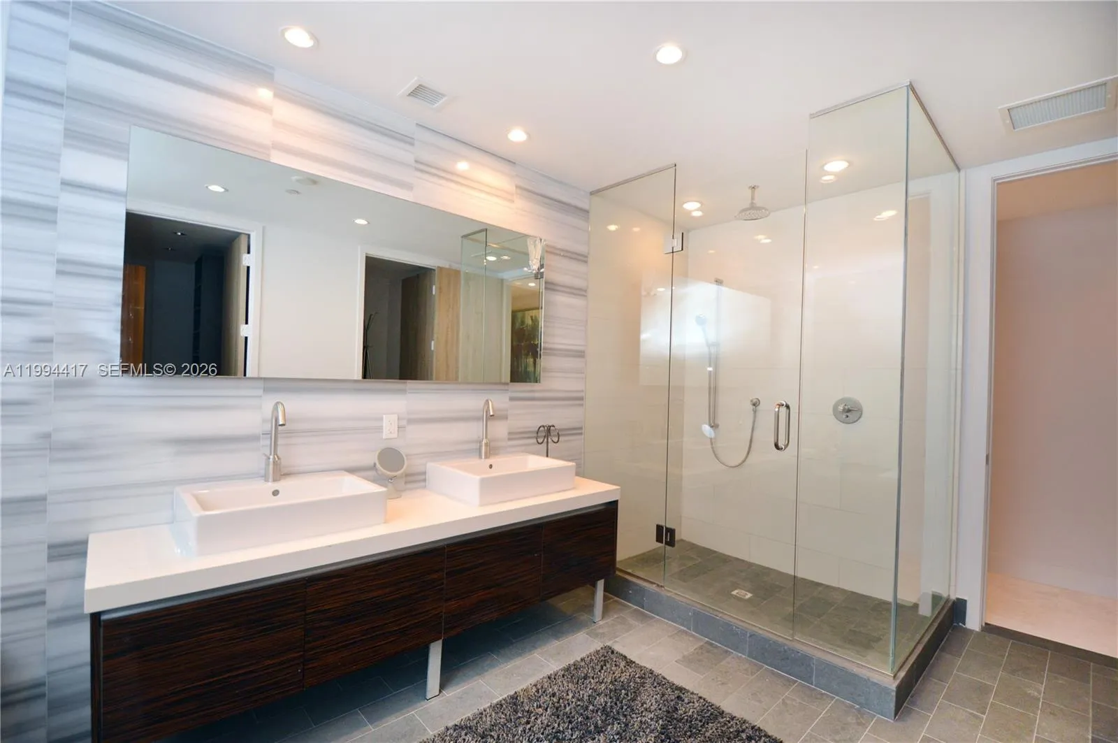 1100 Biscayne Blvd 6104, Miami, Florida 33132, Miami, Florida 33132, 3 Bedrooms Bedrooms, ,2 BathroomsBathrooms,Residential Lease,For Rent,1100 Biscayne Blvd 6104, Miami, Florida 33132,A11994417