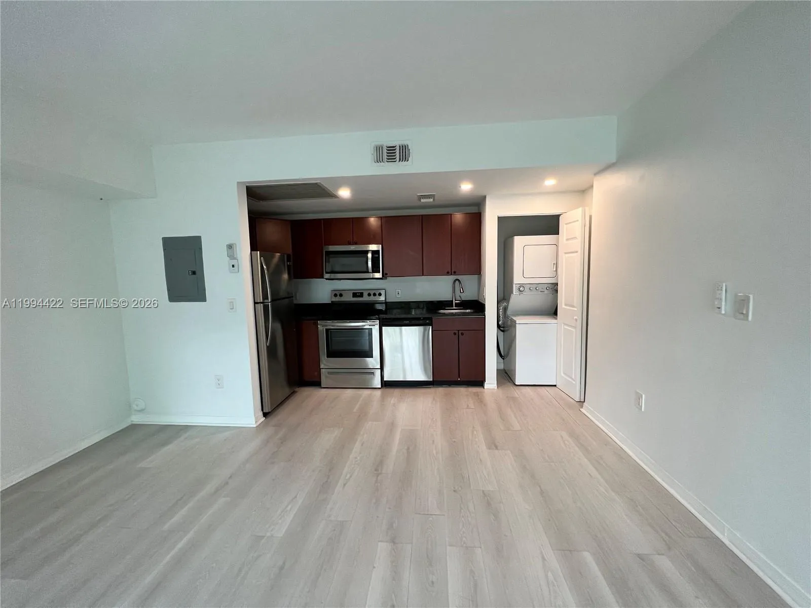 946 Bay Dr 4, Miami Beach, Florida 33141, Miami Beach, Florida 33141, 1 Bedroom Bedrooms, ,1 BathroomBathrooms,Residential Lease,For Rent,946 Bay Dr 4, Miami Beach, Florida 33141,A11994422