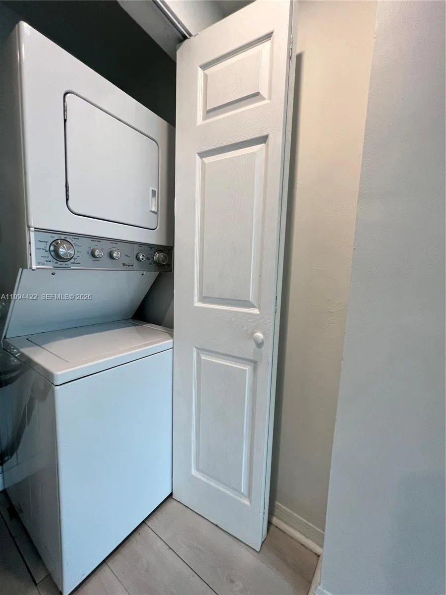 946 Bay Dr 4, Miami Beach, Florida 33141, Miami Beach, Florida 33141, 1 Bedroom Bedrooms, ,1 BathroomBathrooms,Residential Lease,For Rent,946 Bay Dr 4, Miami Beach, Florida 33141,A11994422