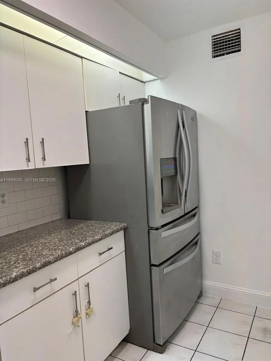 Hialeah, Florida 33015, 2 Bedrooms Bedrooms, ,2 BathroomsBathrooms,Residential Lease,For Rent,A11994045