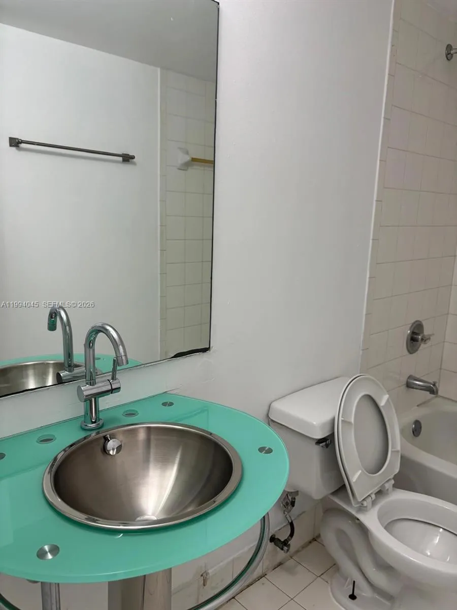 Hialeah, Florida 33015, 2 Bedrooms Bedrooms, ,2 BathroomsBathrooms,Residential Lease,For Rent,A11994045