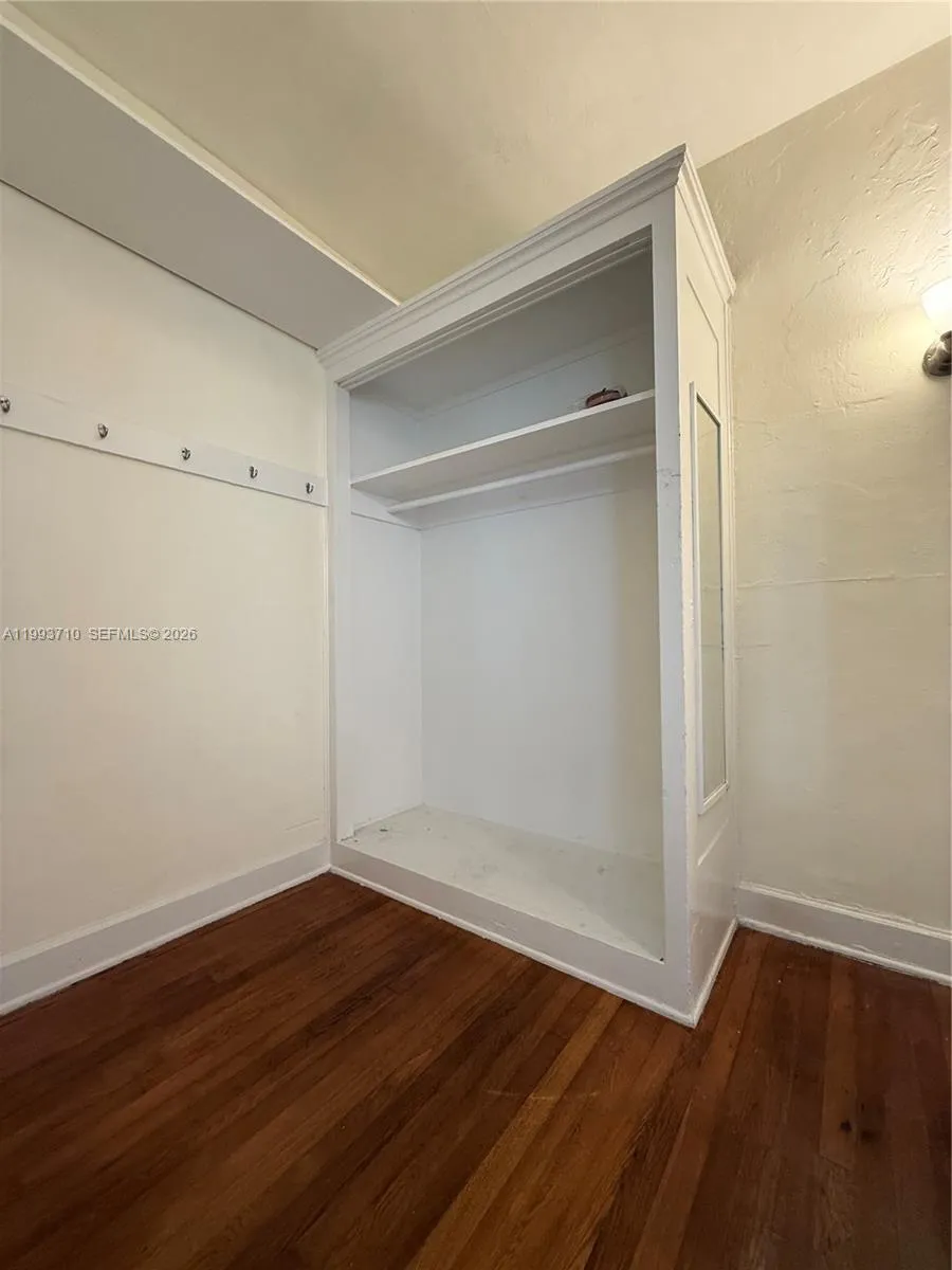 1361 Meridian Ave 4, Miami Beach, Florida 33139, Miami Beach, Florida 33139, ,1 BathroomBathrooms,Residential Lease,For Rent,1361 Meridian Ave 4, Miami Beach, Florida 33139,A11993710