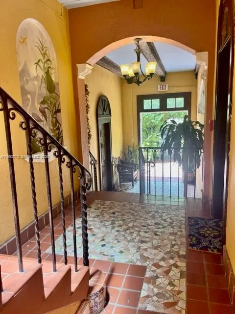 1361 Meridian Ave 4, Miami Beach, Florida 33139, Miami Beach, Florida 33139, ,1 BathroomBathrooms,Residential Lease,For Rent,1361 Meridian Ave 4, Miami Beach, Florida 33139,A11993710