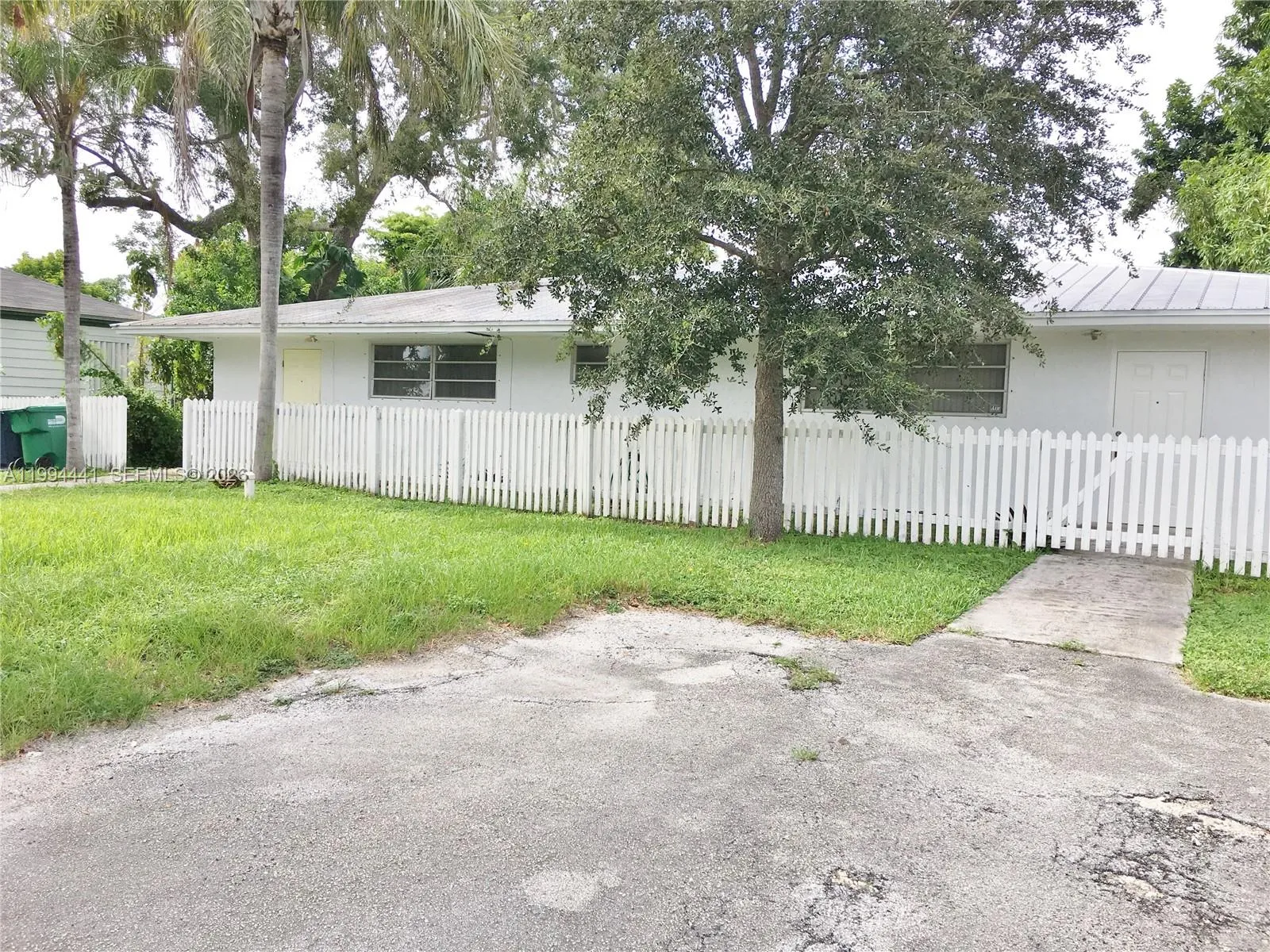 5831 Sw 62nd St West, Miami, Florida 33143, Miami, Florida 33143, 3 Bedrooms Bedrooms, ,3 BathroomsBathrooms,Residential Lease,For Rent,5831 Sw 62nd St West, Miami, Florida 33143,A11994441