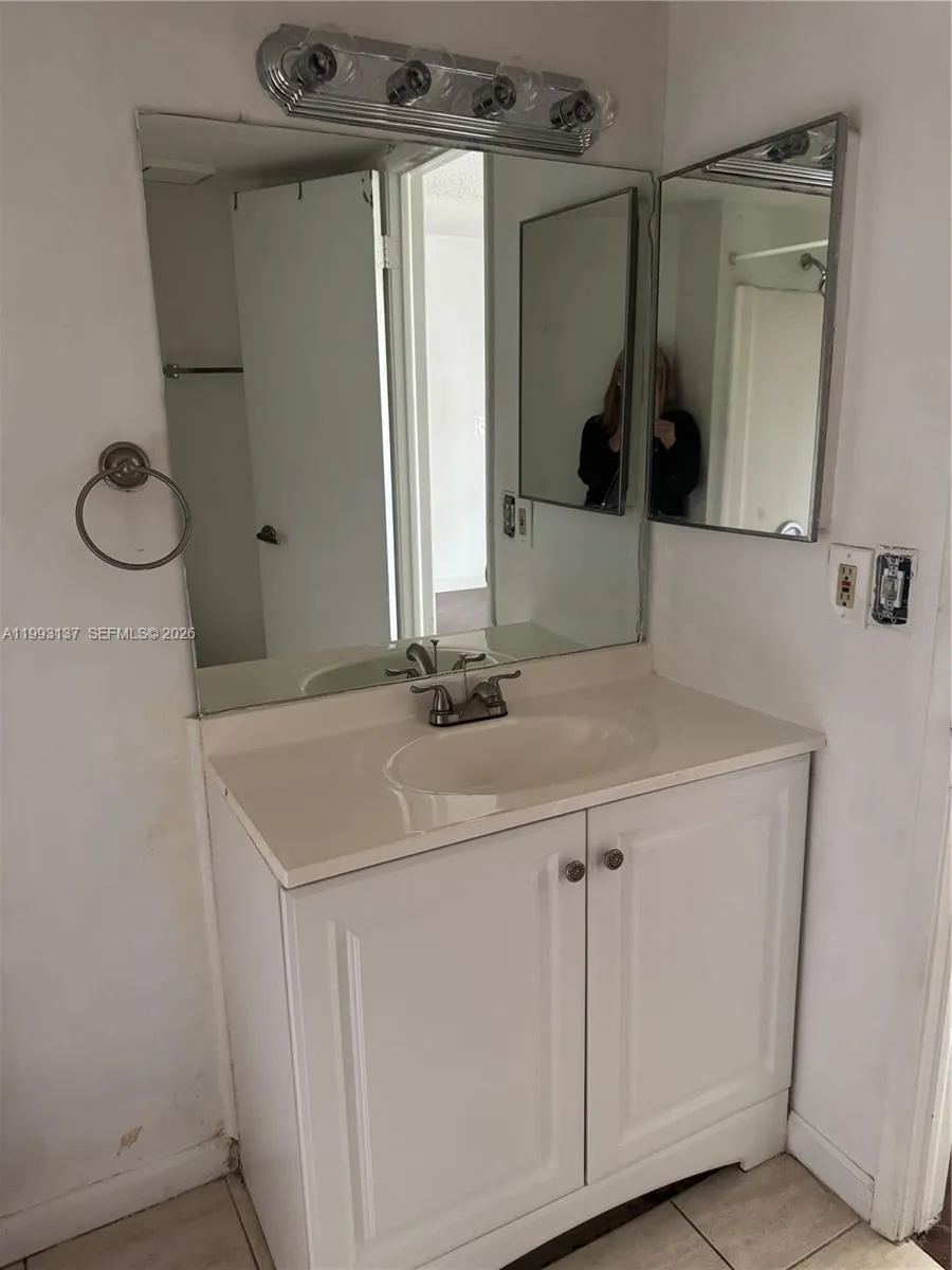 10233 Nw 9th St Cir 210-1, Miami, Florida 33172, Miami, Florida 33172, 2 Bedrooms Bedrooms, ,2 BathroomsBathrooms,Residential Lease,For Rent,10233 Nw 9th St Cir 210-1, Miami, Florida 33172,A11993137