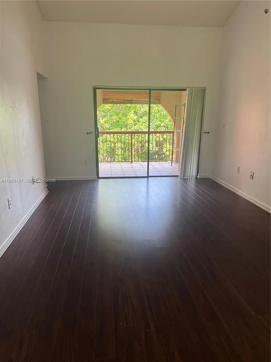 10233 Nw 9th St Cir 210-1, Miami, Florida 33172, Miami, Florida 33172, 2 Bedrooms Bedrooms, ,2 BathroomsBathrooms,Residential Lease,For Rent,10233 Nw 9th St Cir 210-1, Miami, Florida 33172,A11993137